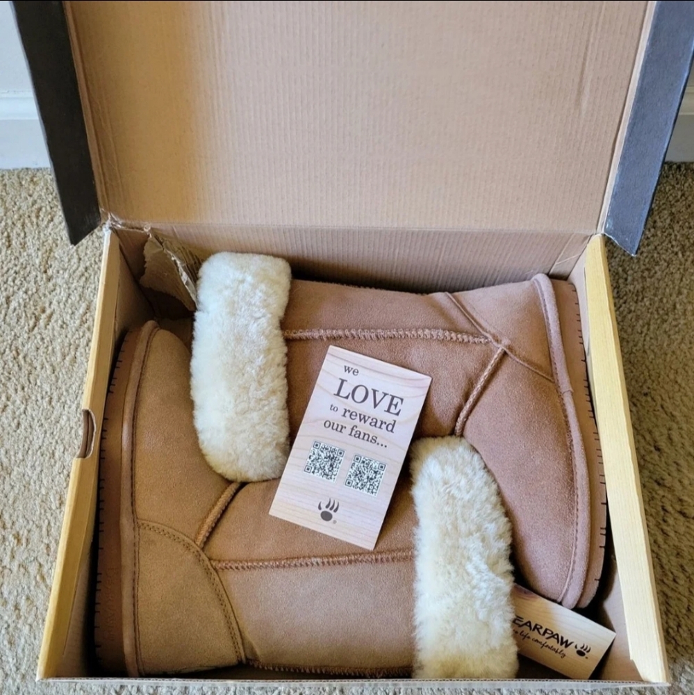 ♡Bearpaw Boots♡